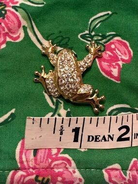 Sparkling Pavé Rhinestone Frog Toad Brooch Gold Tone Vintage Style Cottagecore